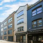 Avari Apartments - Hatton Collection